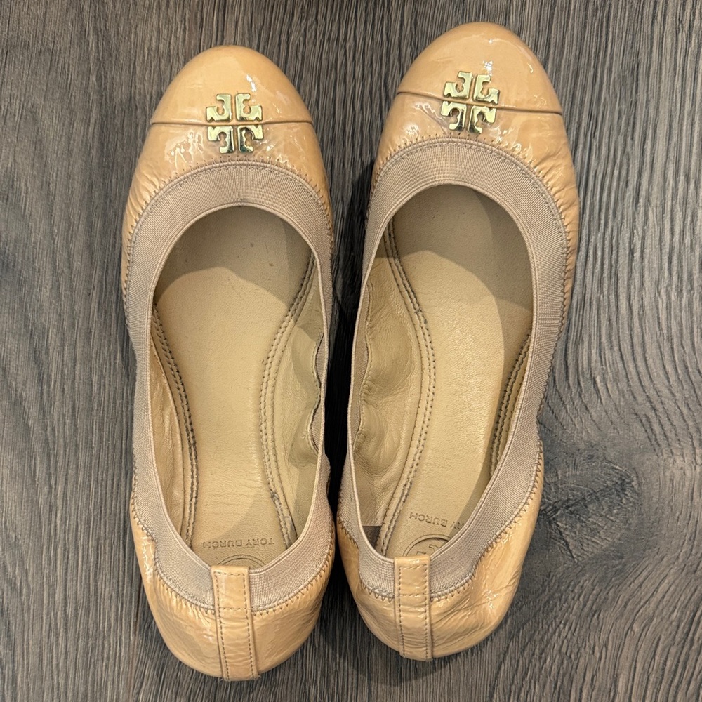 Tory Burch Beige Patent Leather Flats